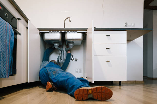 Professional Emergency Plumber technician working in Irwin, ID
